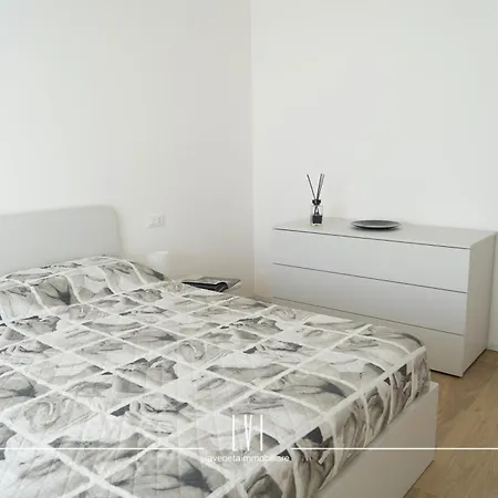 Skylux Apartment *