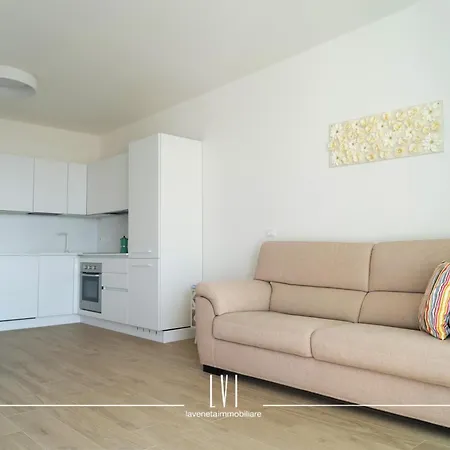 Skylux Apartment *